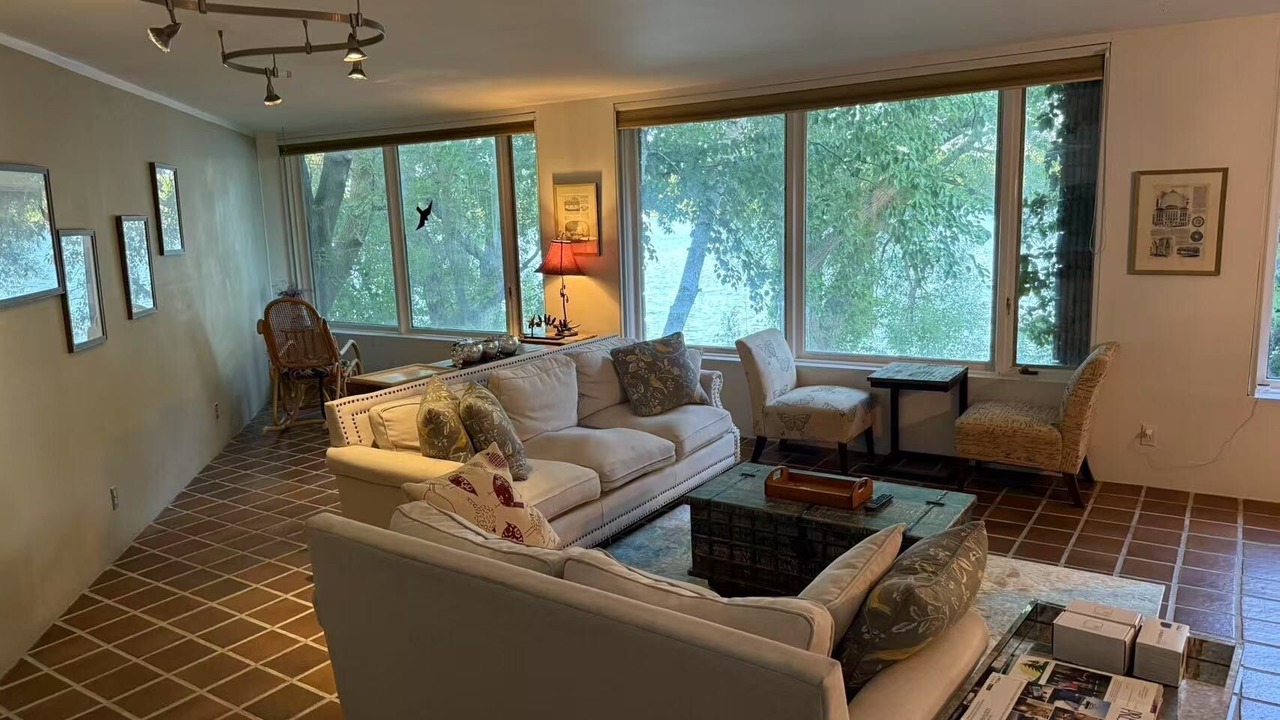 Photo of Livingroom in Richmond Hill
