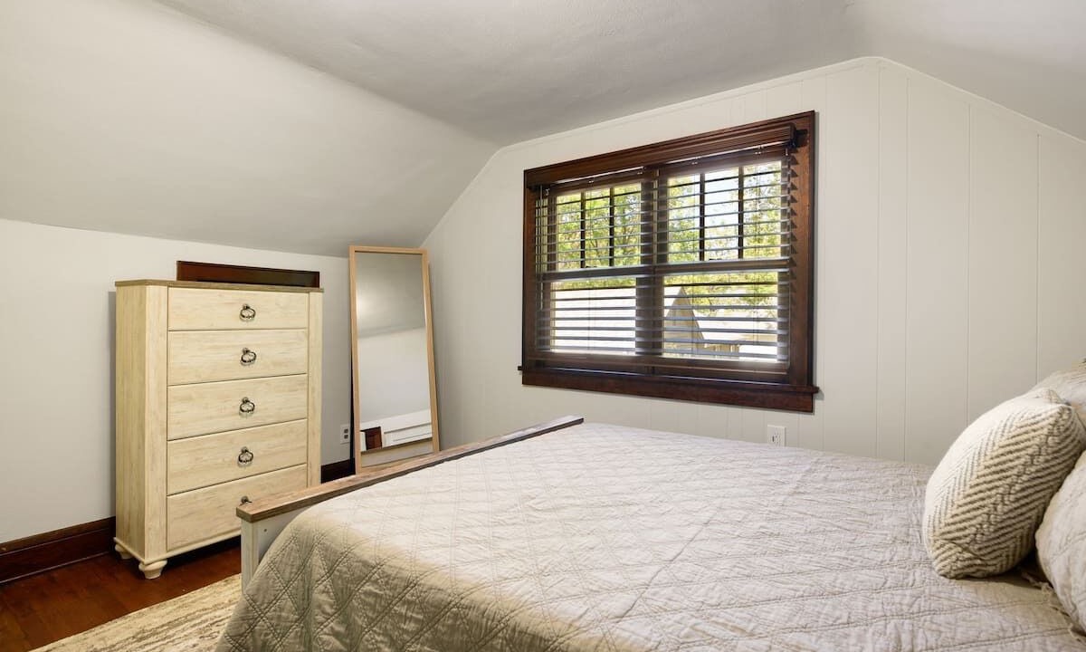 Photo of Bedroom in Wayzata