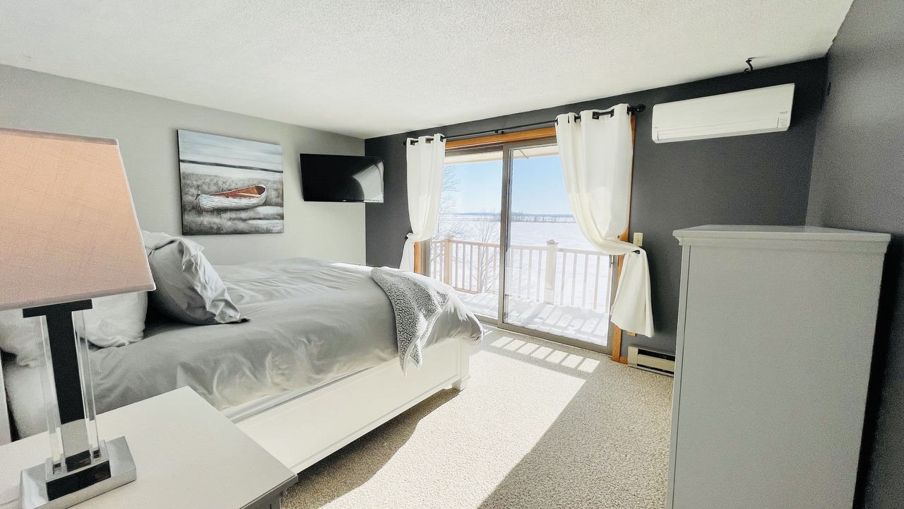 Photo of Bedroom in Walker