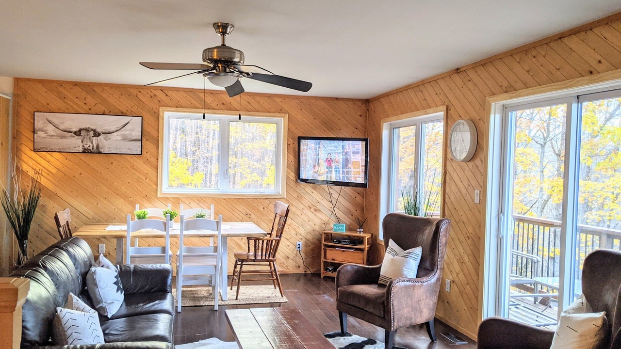 Photo of Livingroom in Eagle Lake
