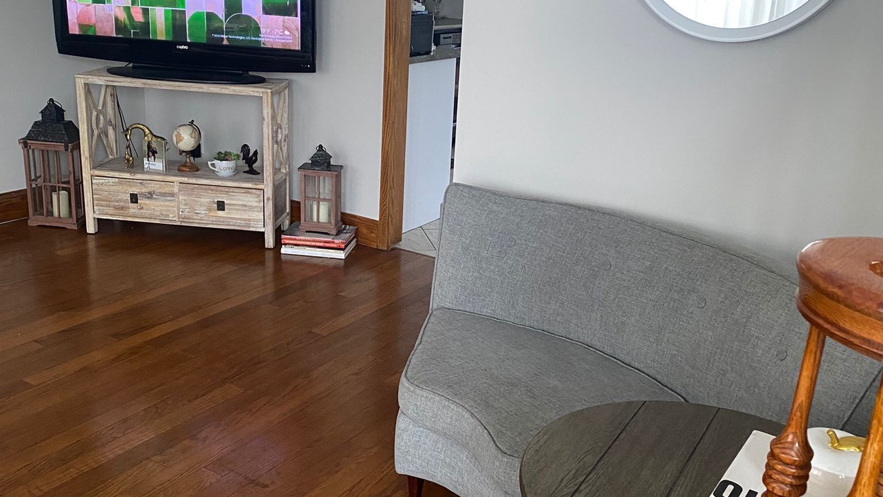 Photo of Livingroom in Lakeview