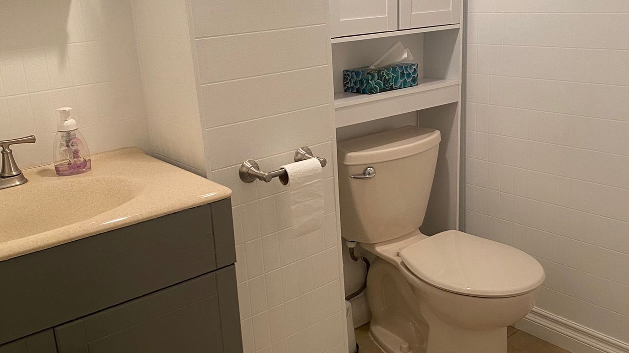 Photo of Bathroom in Lakeview