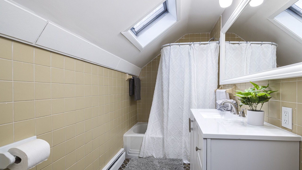 Photo of Bathroom in Merriam Park