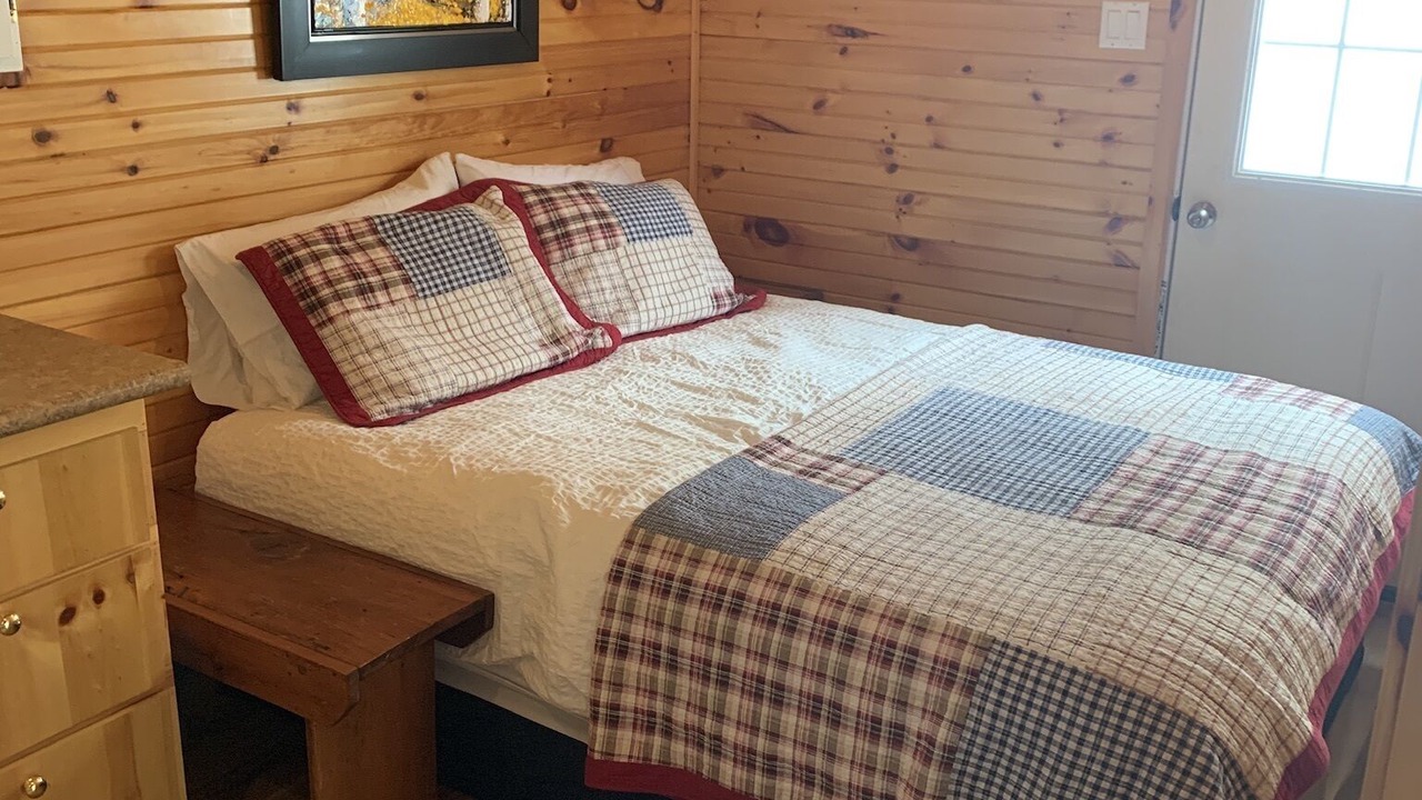 Photo of Bedroom in Haliburton