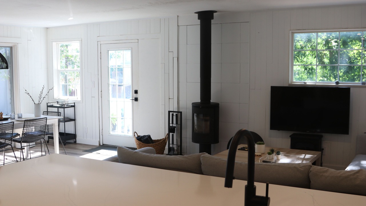 Photo of Livingroom in Adolphustown