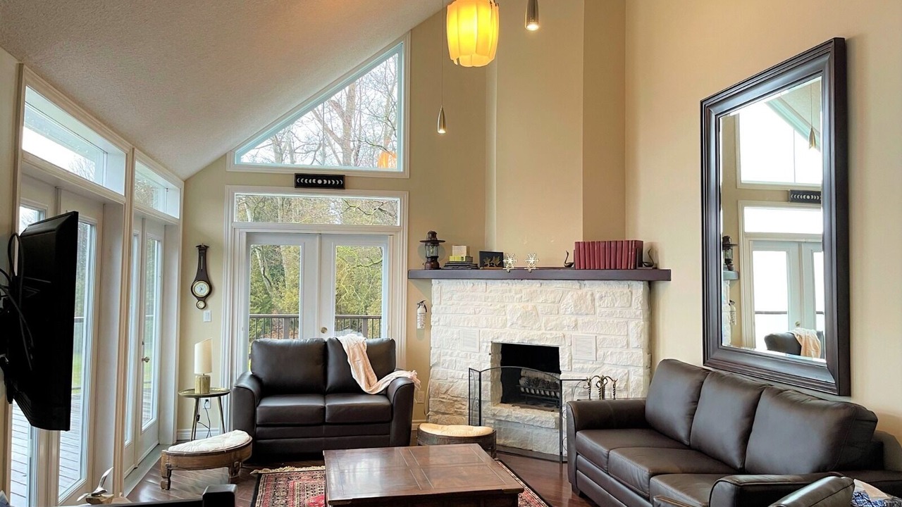 Photo of Livingroom in Clarington