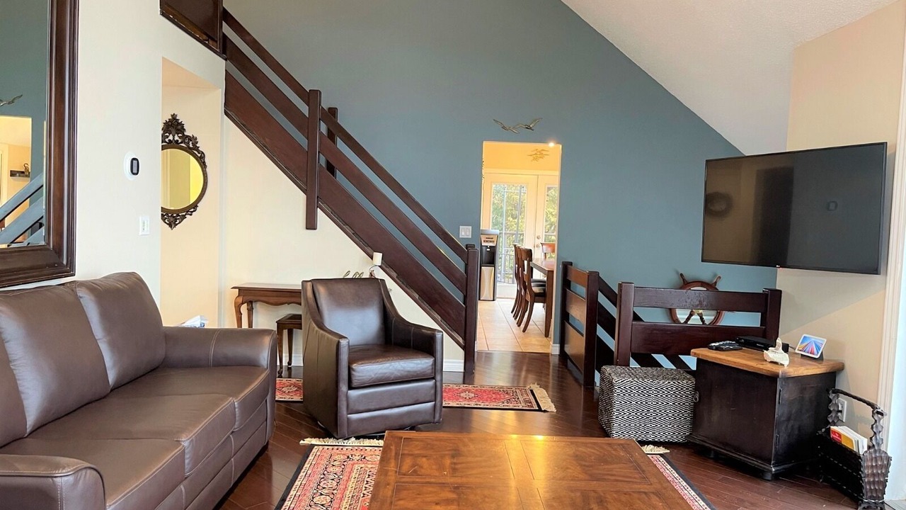 Photo of Livingroom in Clarington