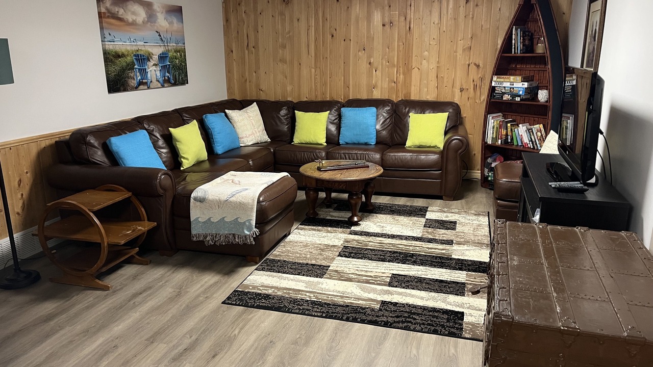 Photo of Livingroom in Kettle Point 44