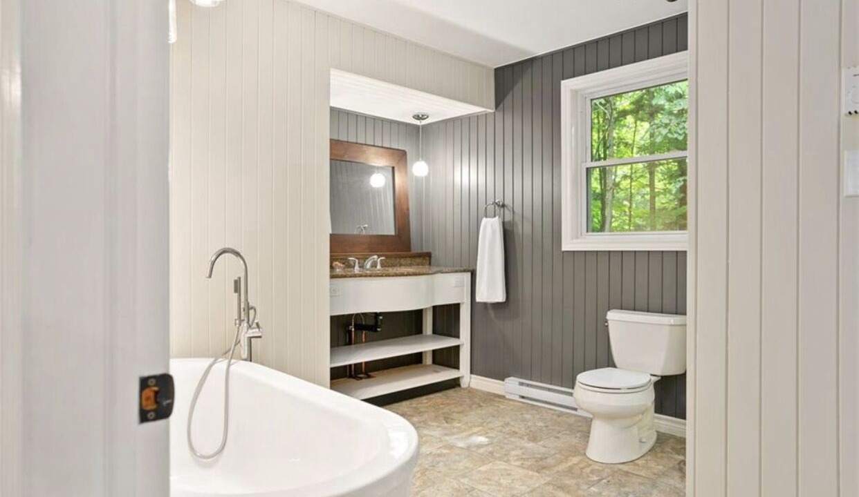 Photo of Bathroom in Minden