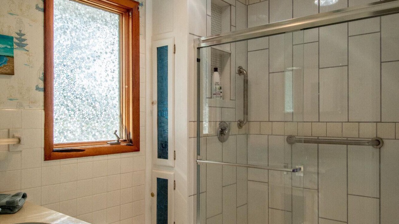 Photo of Bathroom in Longville