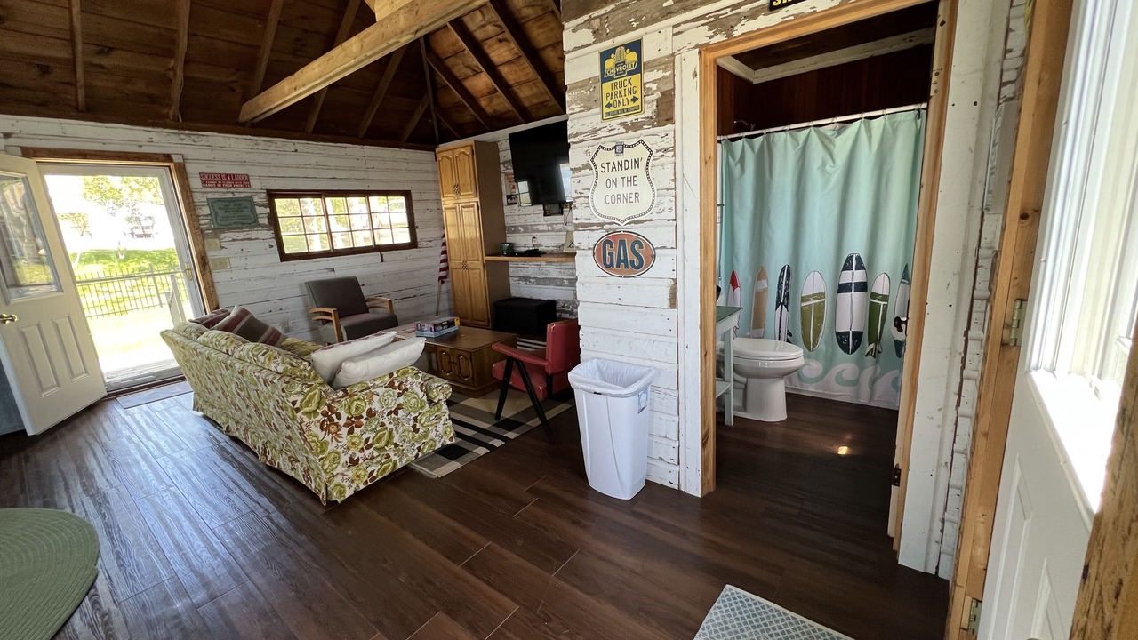 Photo of Bedroom in Longville
