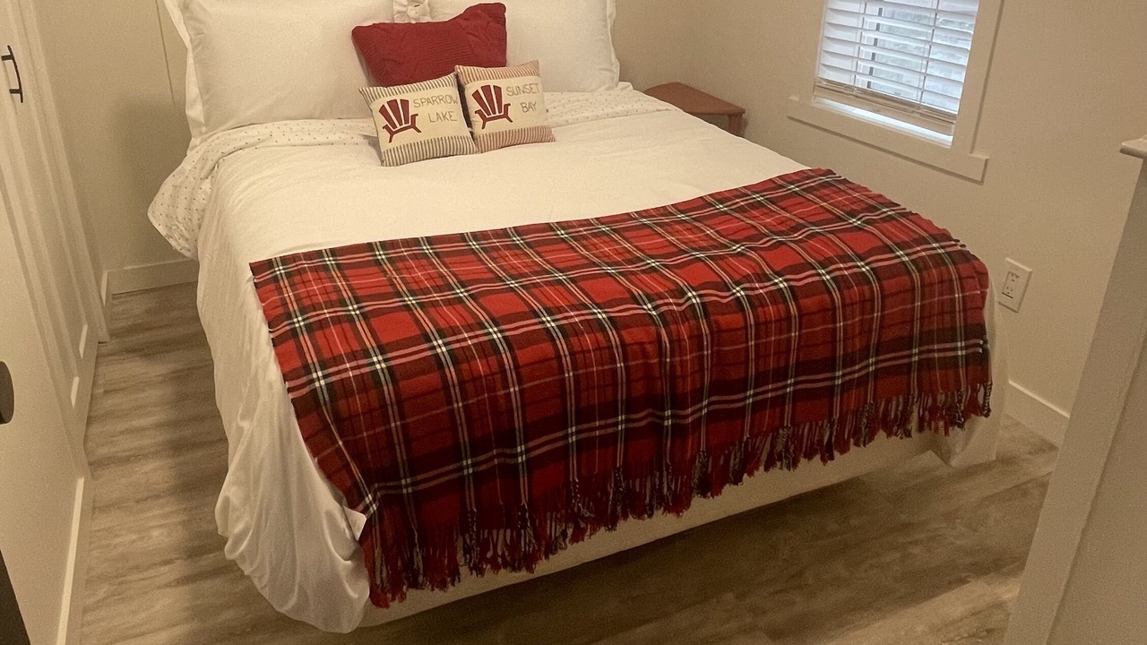 Photo of Bedroom in Gravenhurst