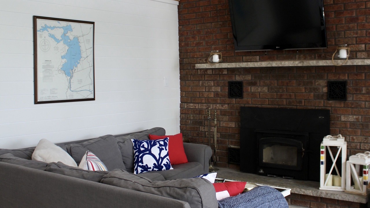Photo of Livingroom in Gravenhurst