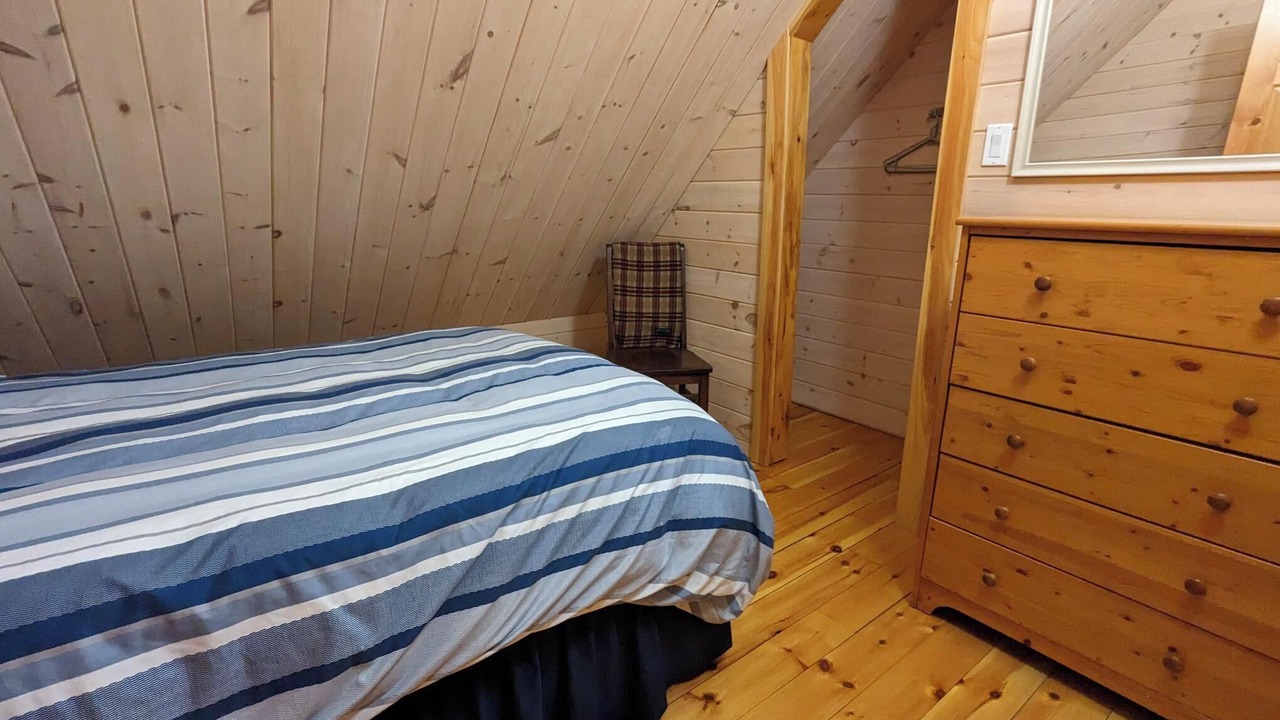 Photo of Bedroom in Lake of Bays