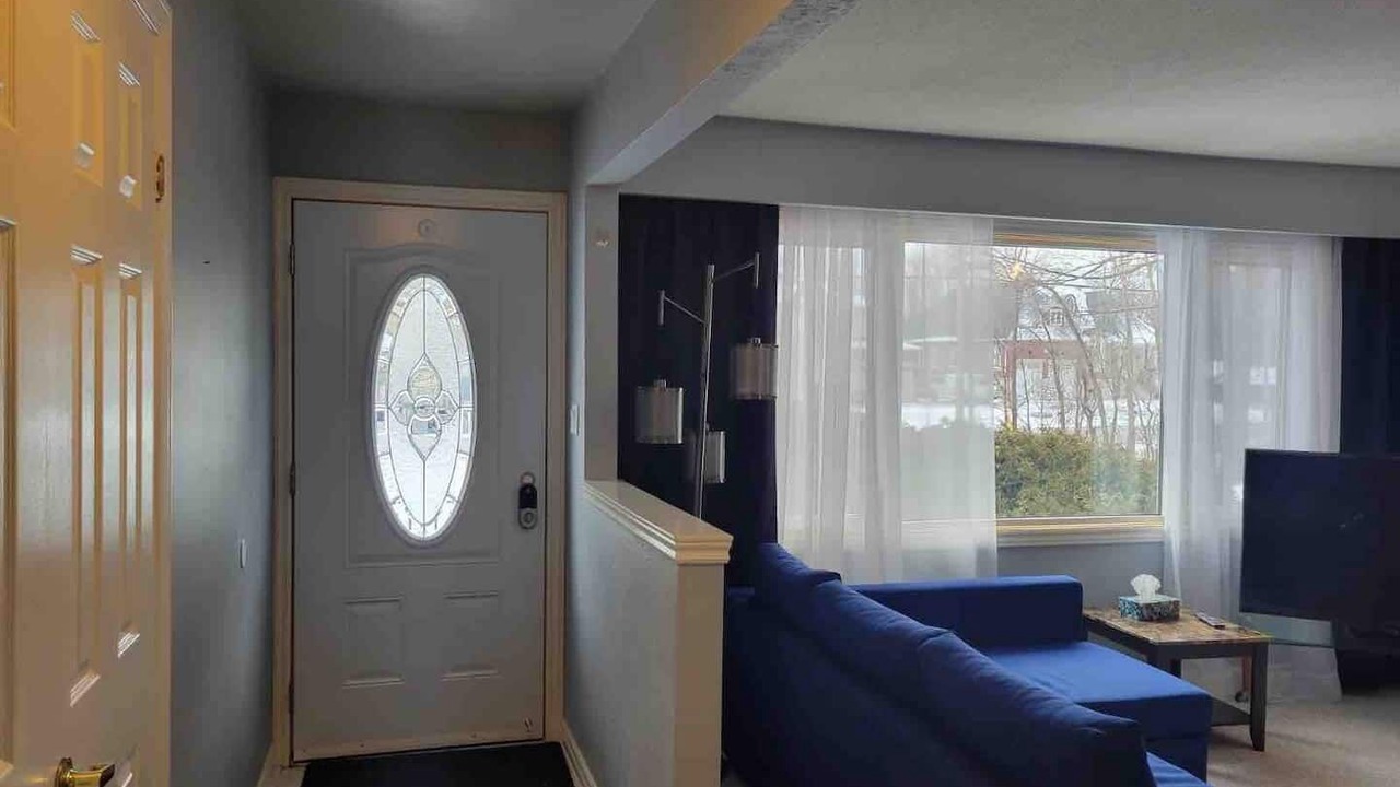 Photo of Livingroom in Caledon