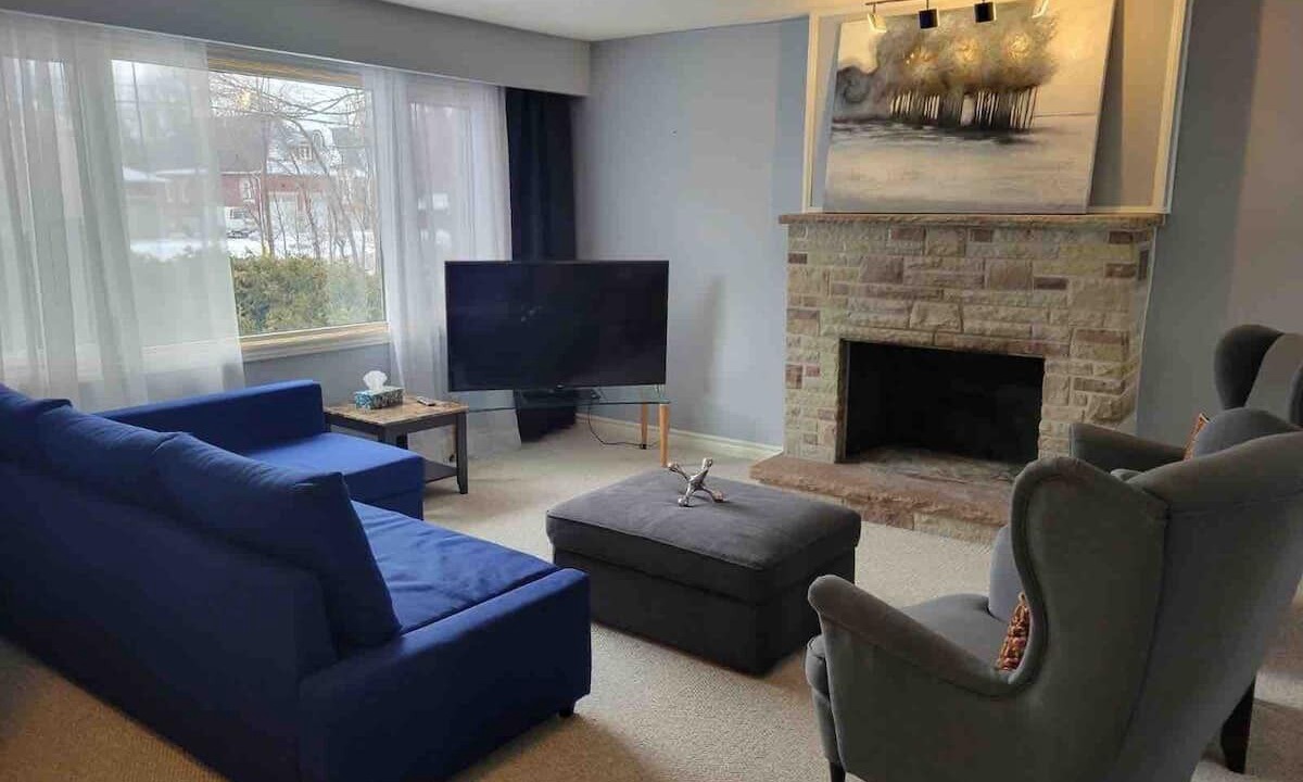 Photo of Livingroom in Caledon