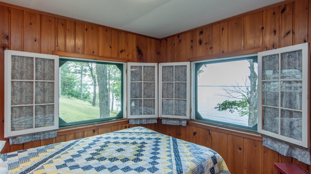 Photo of Bedroom in Longville