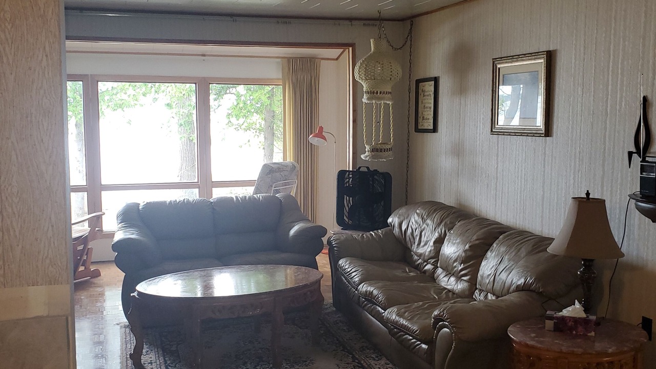 Photo of Livingroom in Manitoulin District