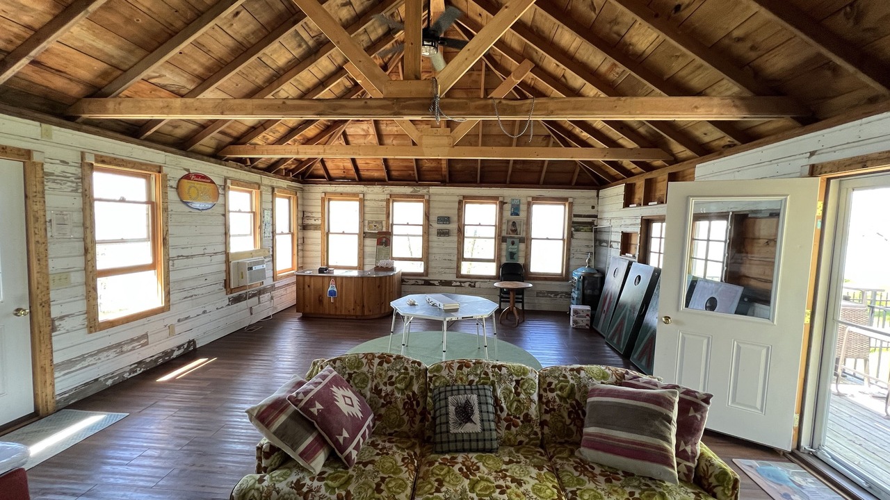 Photo of Bedroom in Longville