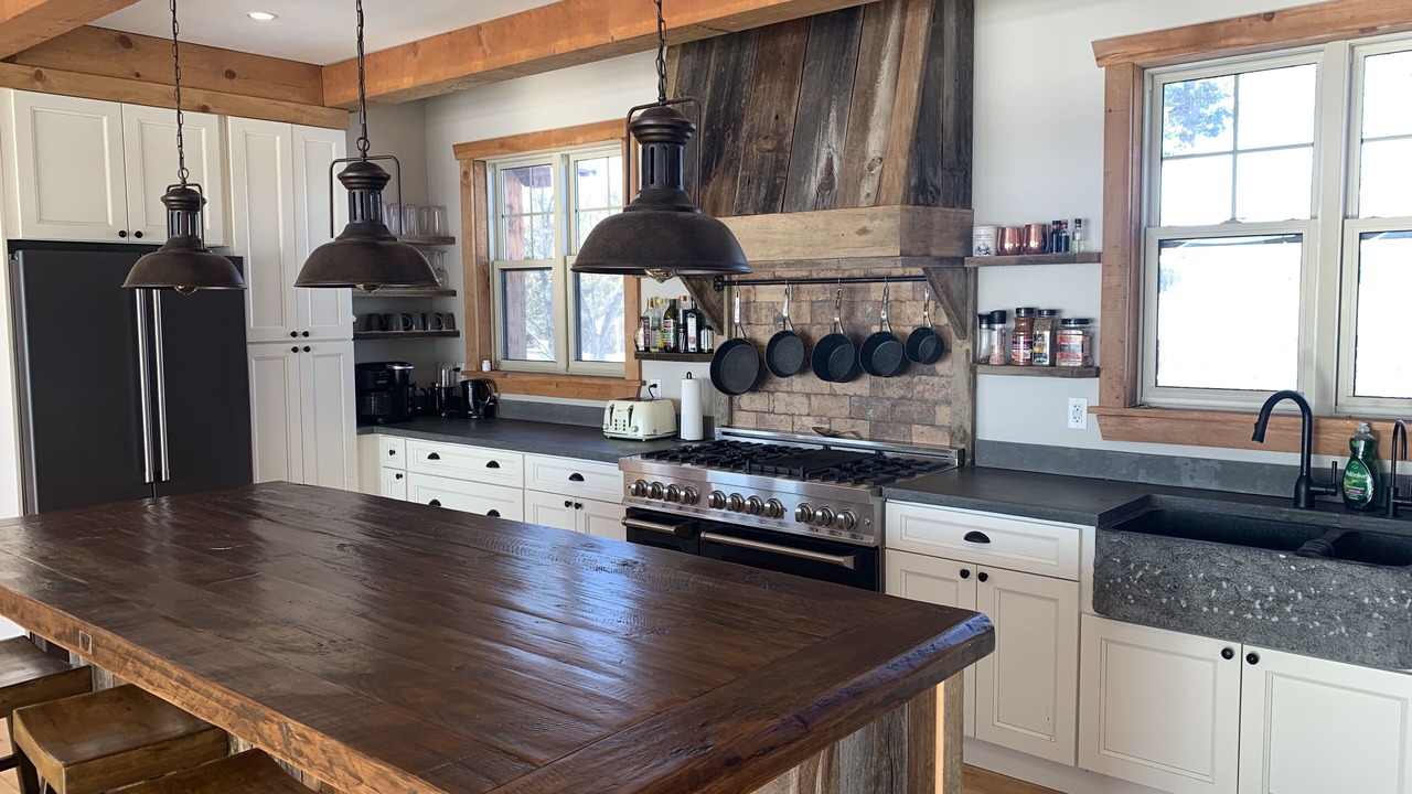 Photo of Kitchen in Calabogie