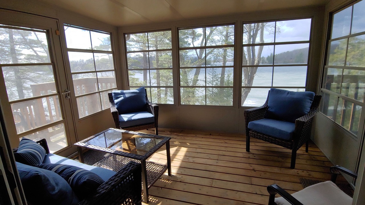 Photo of Livingroom in Frontenac