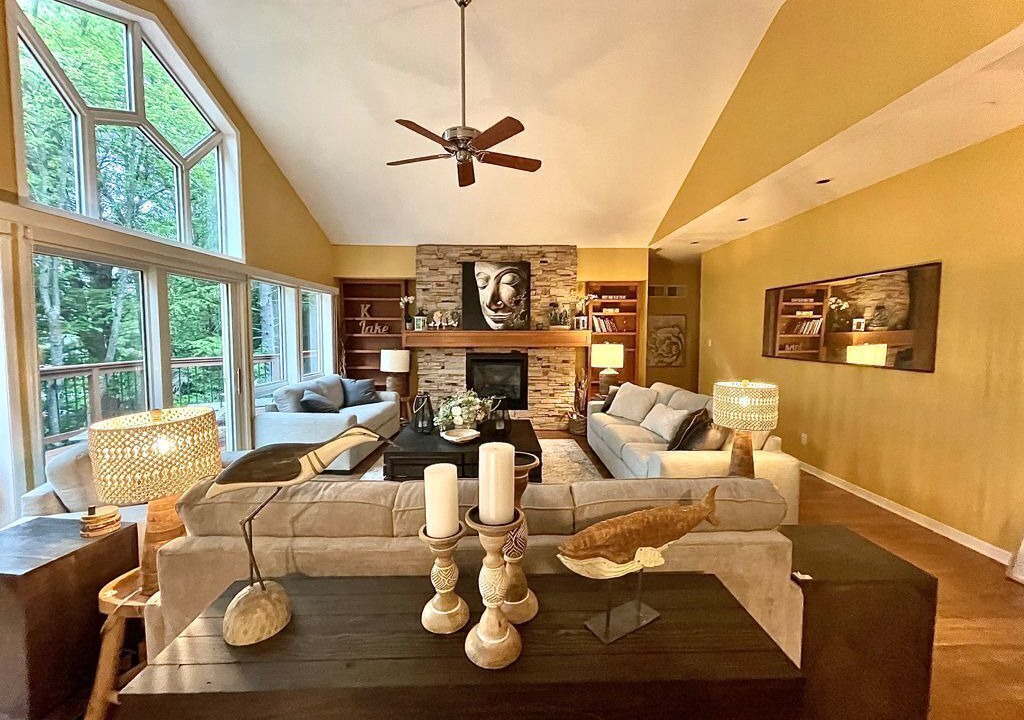 Photo of Livingroom in Georgian Bay