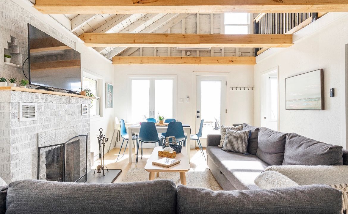 Photo of Livingroom in Long Point