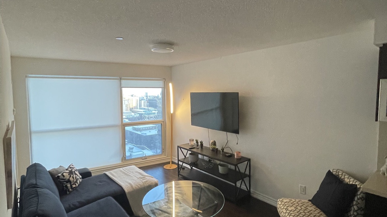 Photo of Livingroom in Bay Street Corridor