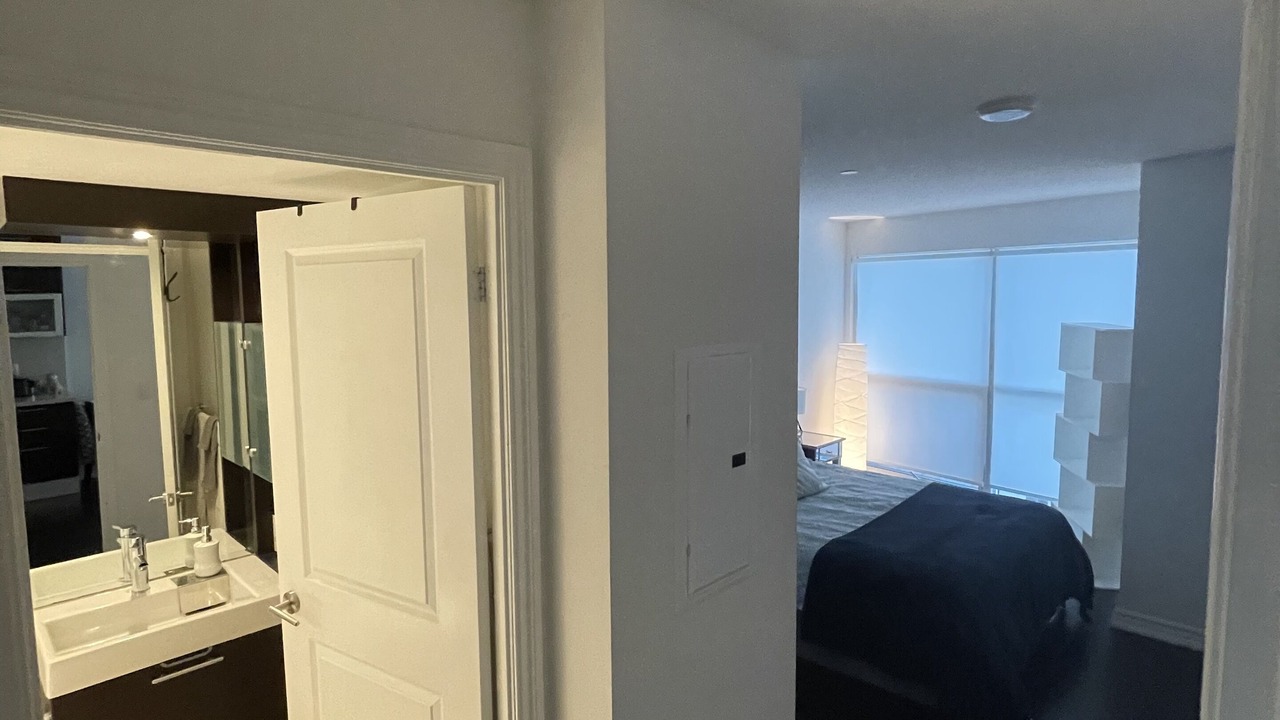 Photo of Bedroom in Bay Street Corridor
