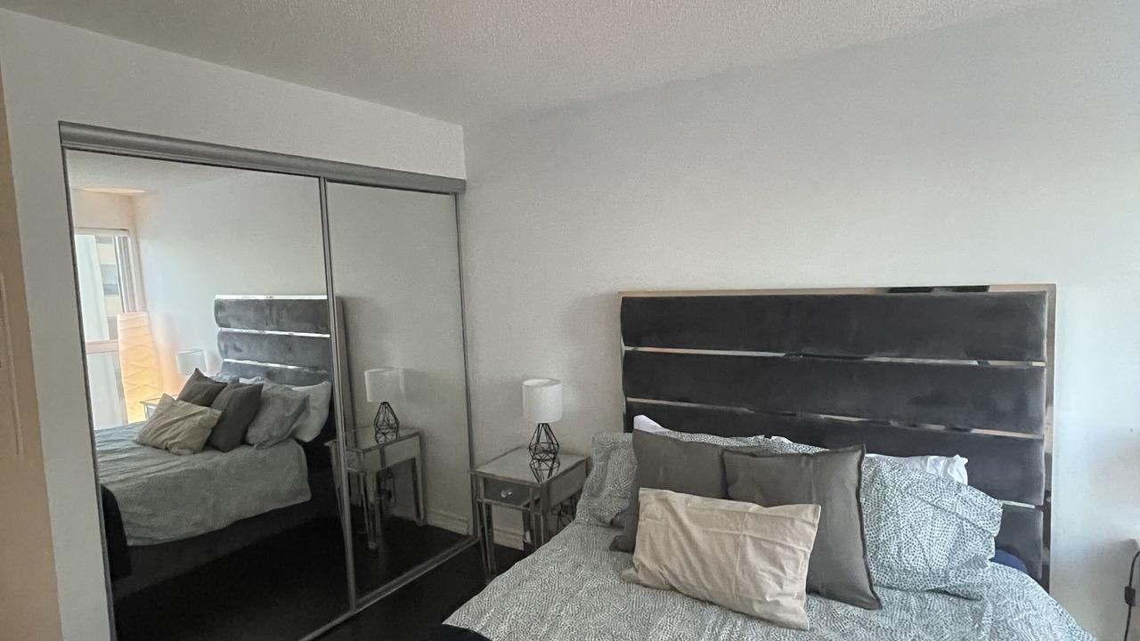 Photo of Bedroom in Bay Street Corridor
