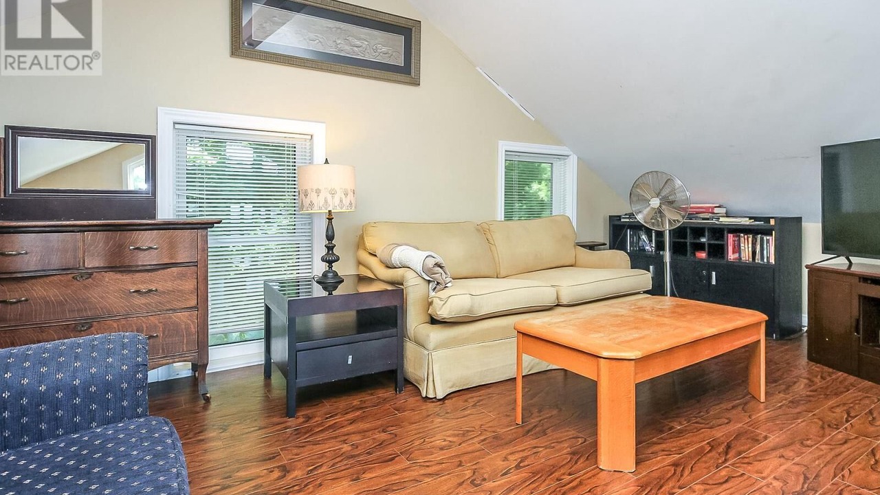 Photo of Livingroom in Tiny