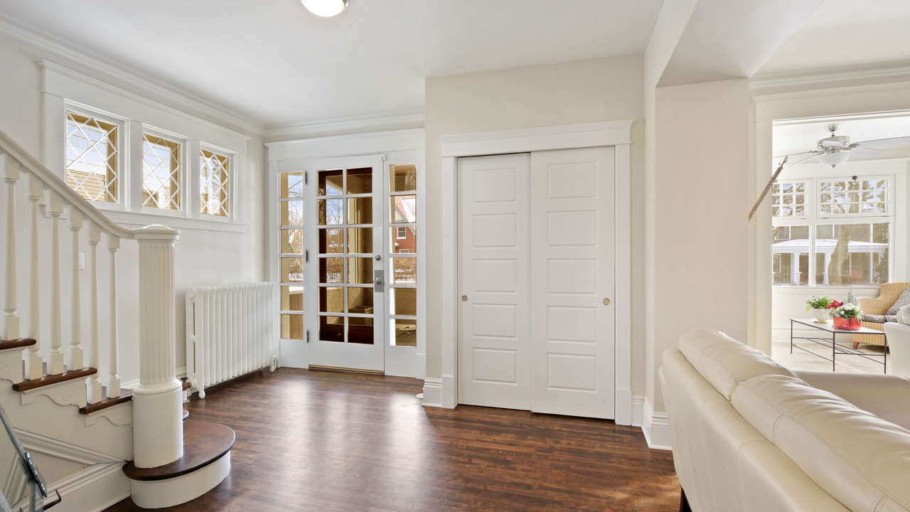 Photo of Livingroom in East Isles