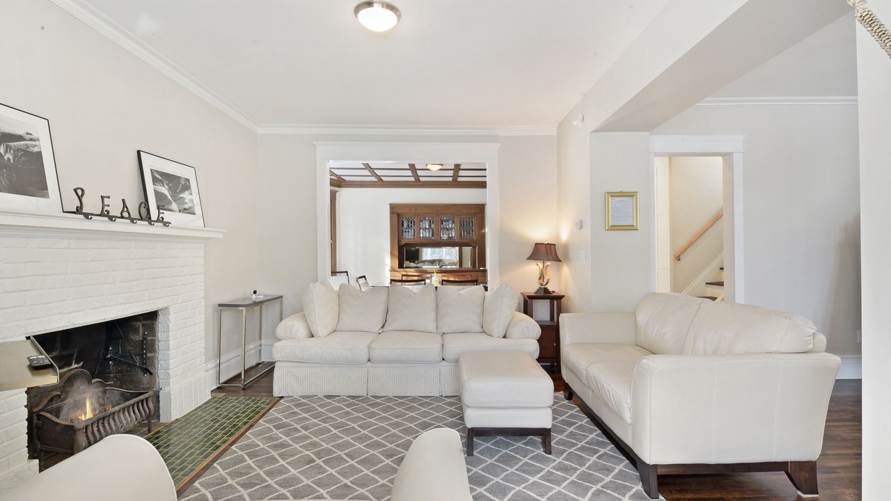 Photo of Livingroom in East Isles