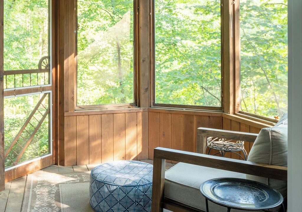 Photo of Livingroom in Grand Bend