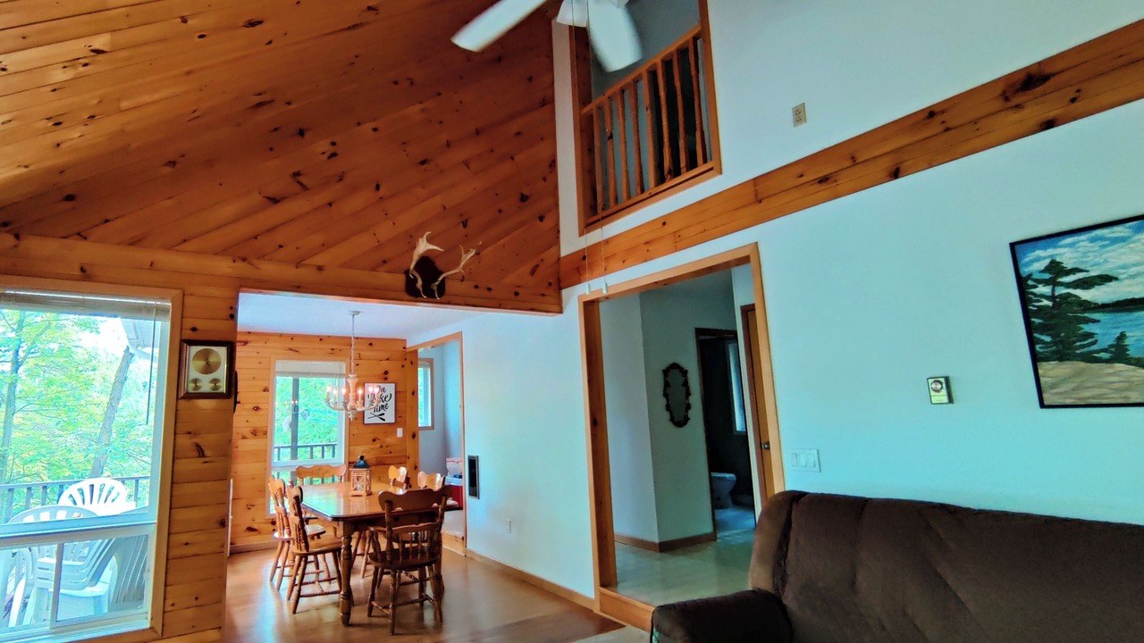 Photo of Livingroom in Rideau Lakes