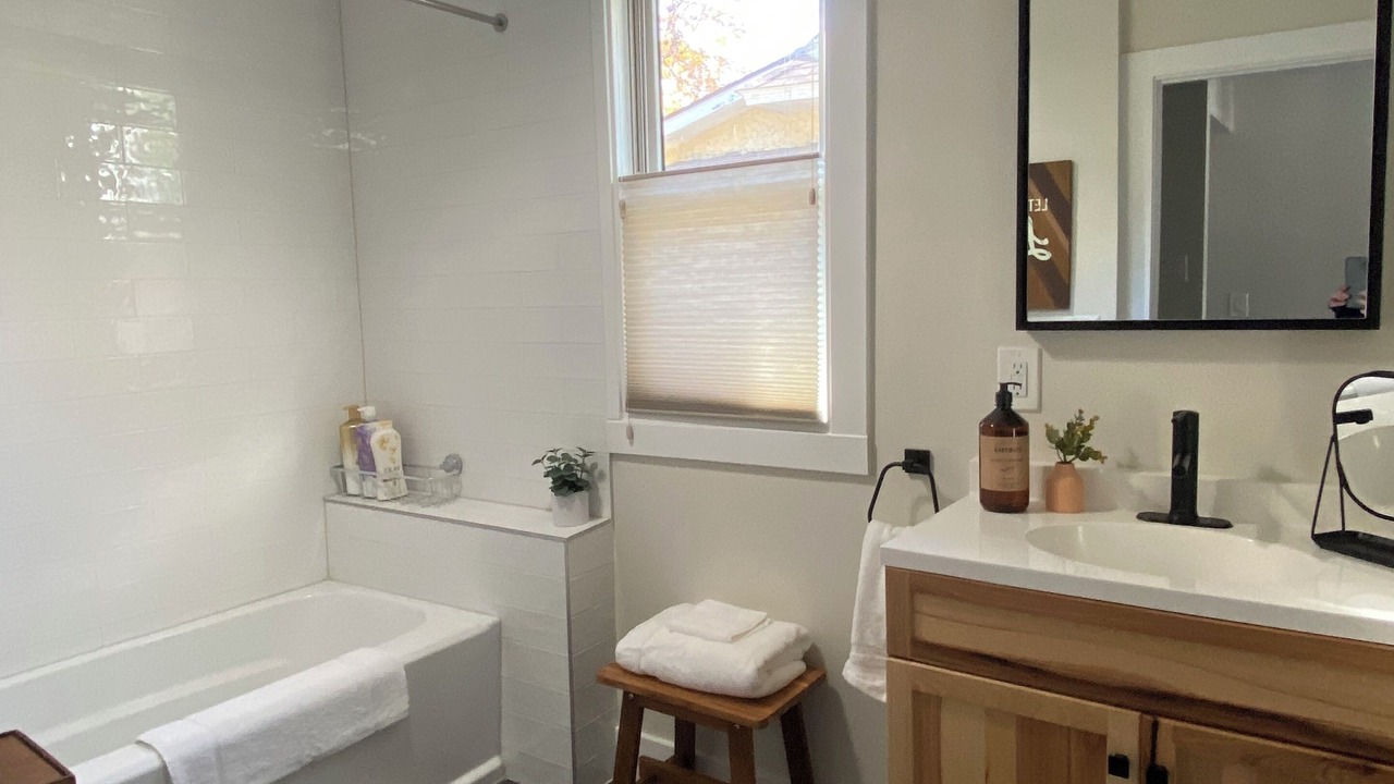 Photo of Bathroom in Midway