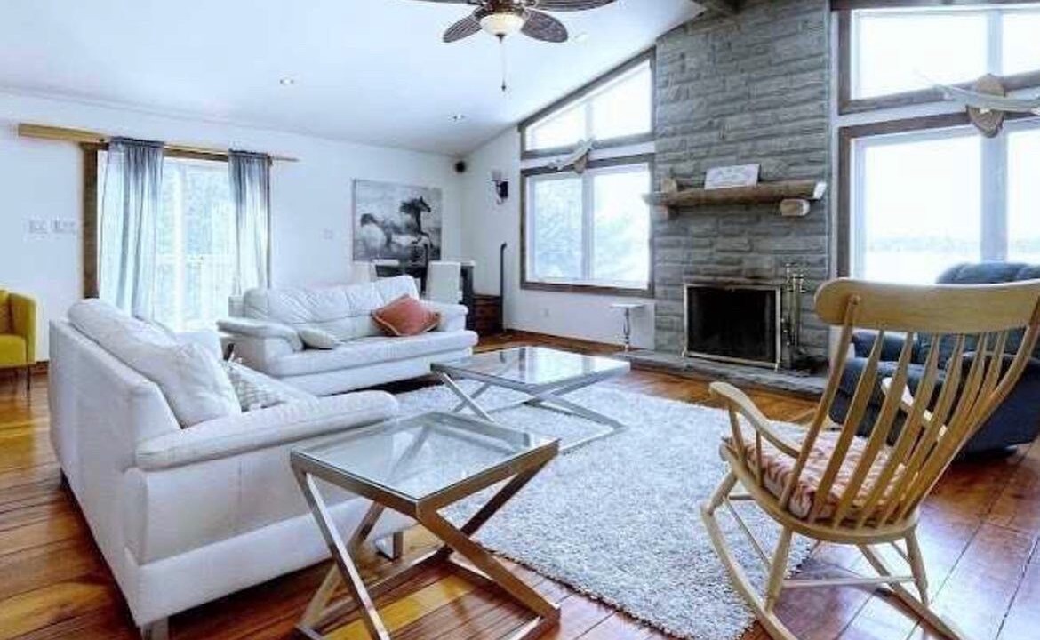 Photo of Livingroom in Kirkfield