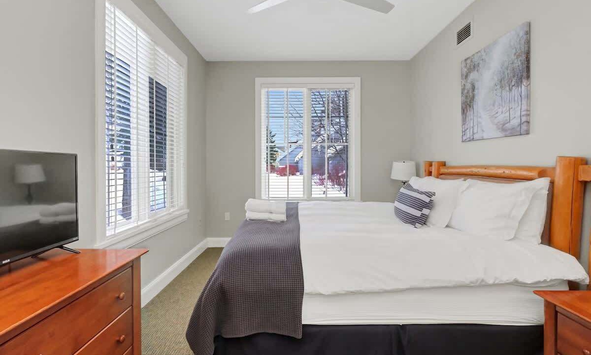 Photo of Bedroom in Calabogie