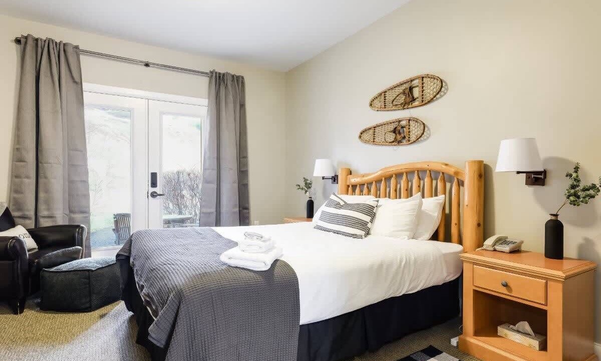 Photo of Bedroom in Calabogie