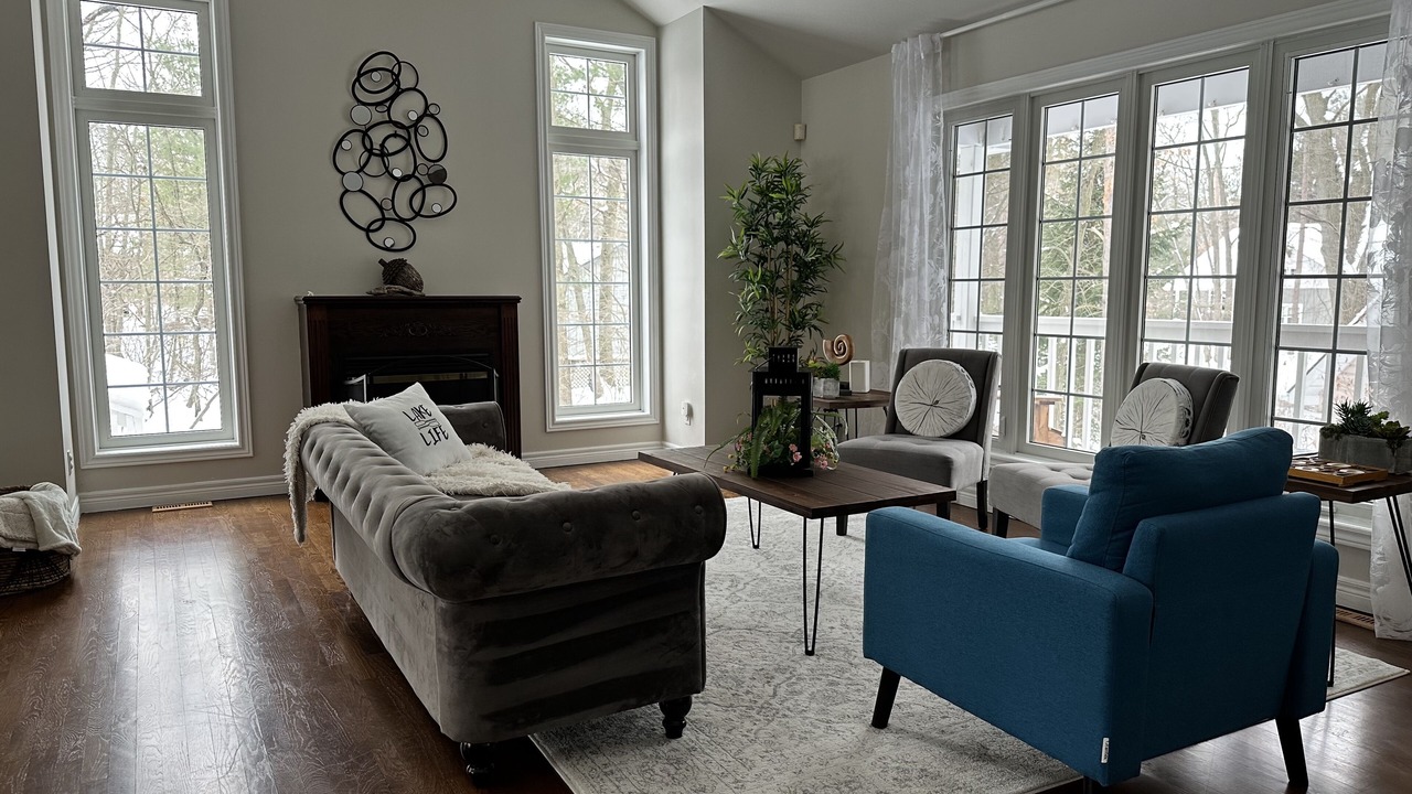 Photo of Livingroom in Grand Bend