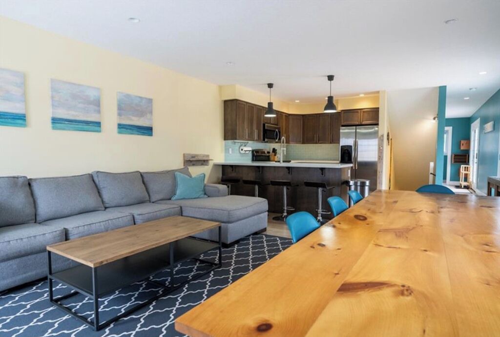 Photo of Livingroom in Grand Bend