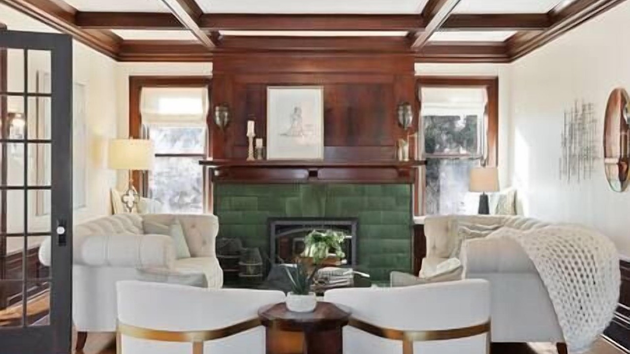 Photo of Livingroom in Calhoun Isles