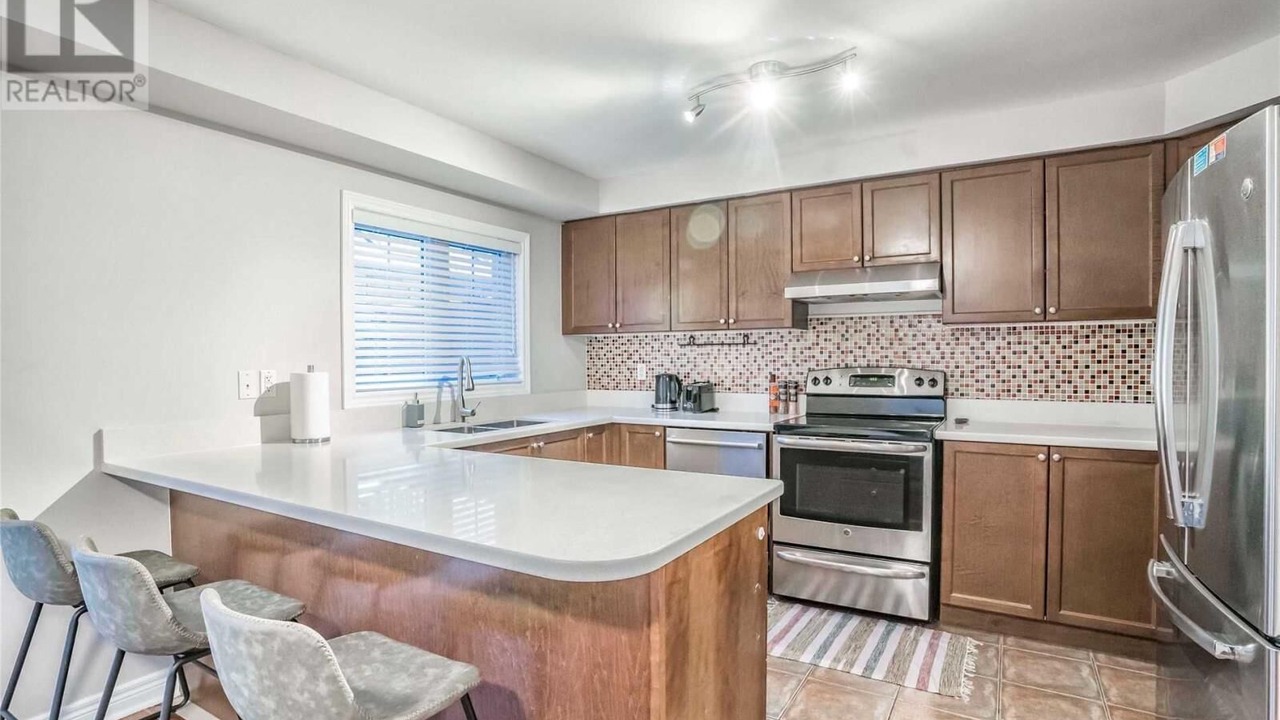 Photo of Kitchen in Central Erin Mills