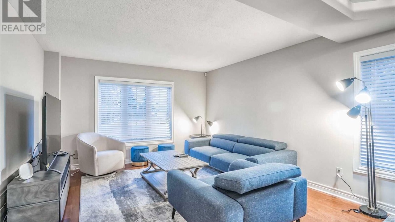 Photo of Livingroom in Central Erin Mills