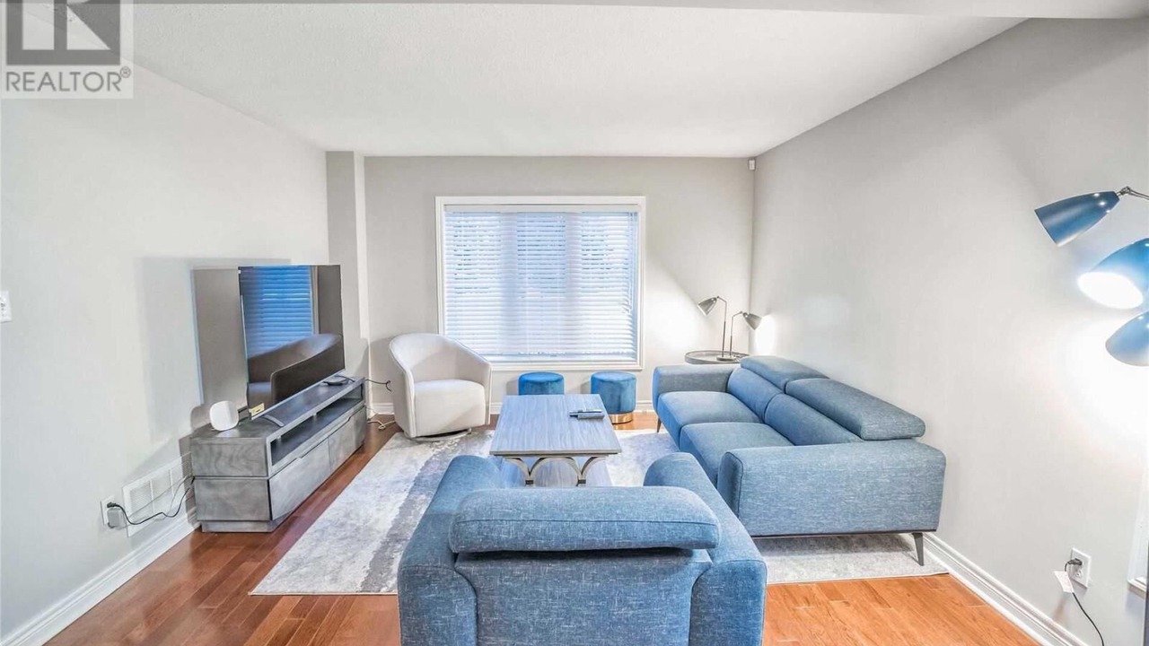 Photo of Livingroom in Central Erin Mills