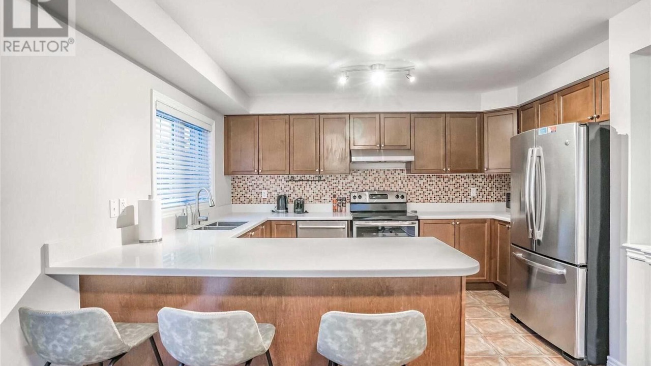 Photo of Kitchen in Central Erin Mills