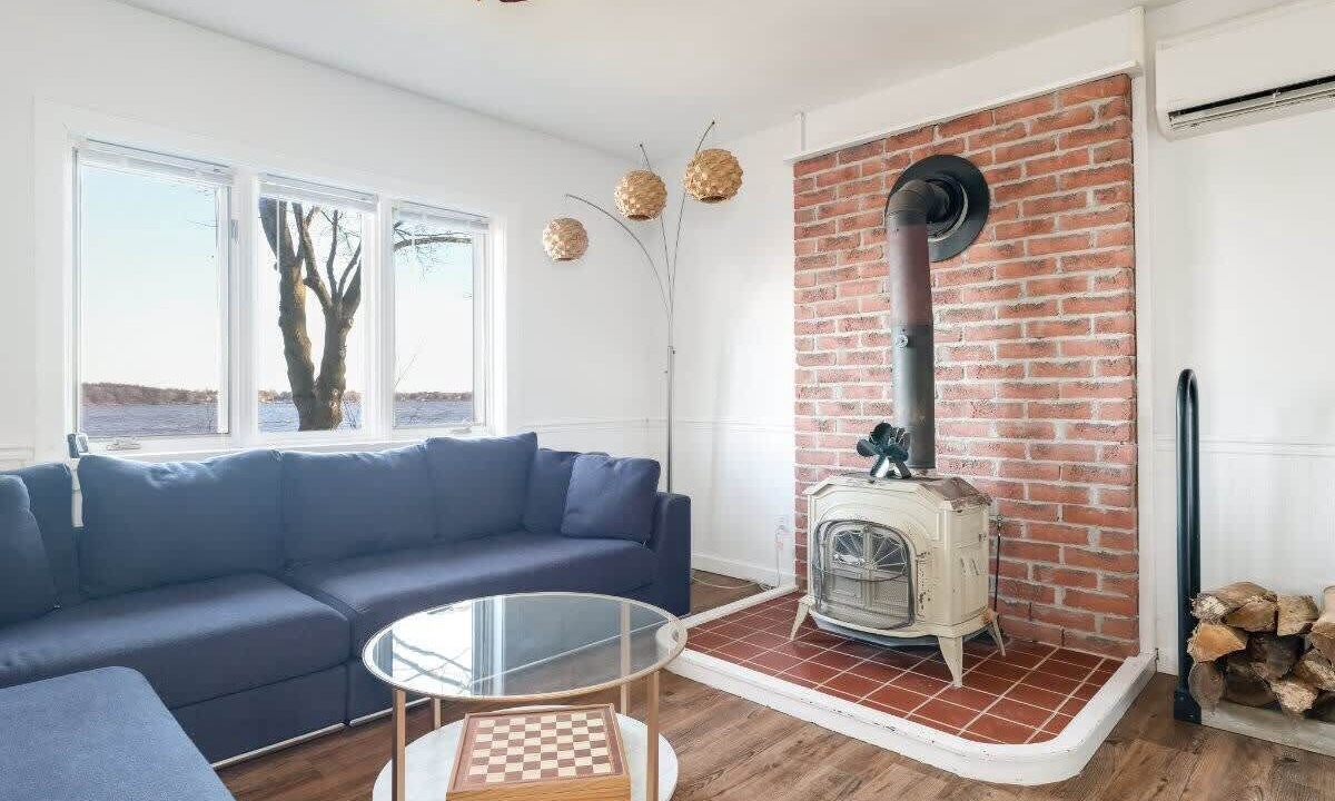 Photo of Livingroom in Prince Edward
