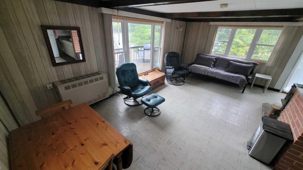 Photo of Livingroom in Unorganized Centre Parry Sound