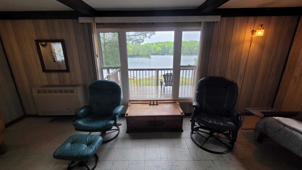 Photo of Livingroom in Unorganized Centre Parry Sound