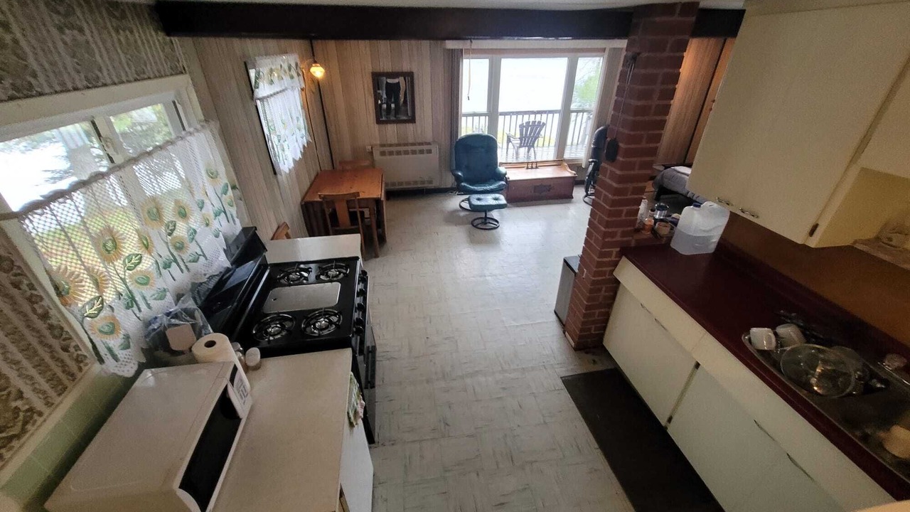 Photo of Kitchen in Unorganized Centre Parry Sound